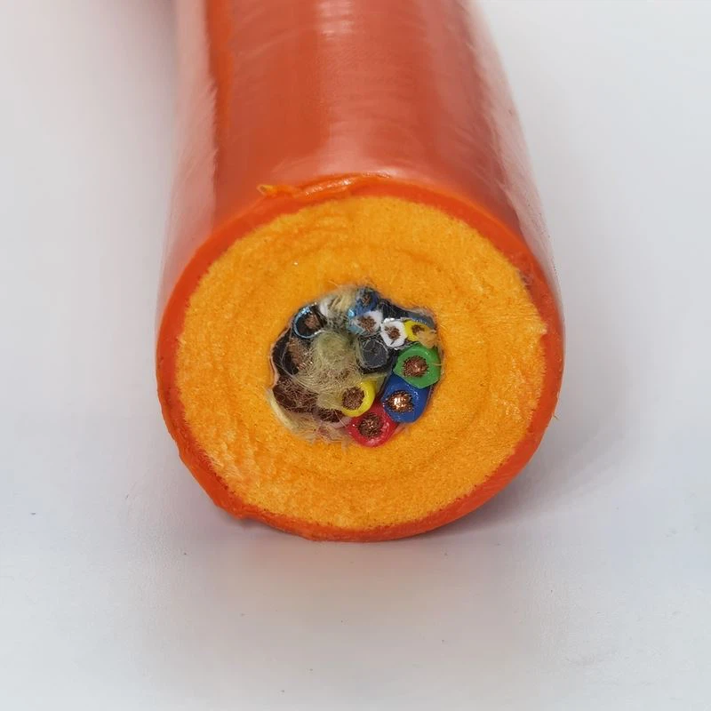 Podvodni narandžasti plutajući kabel